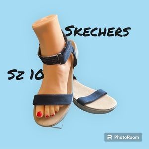 ❤️❤️ Women’s 2 strap On The Go sandal by Skechers ❤️❤️